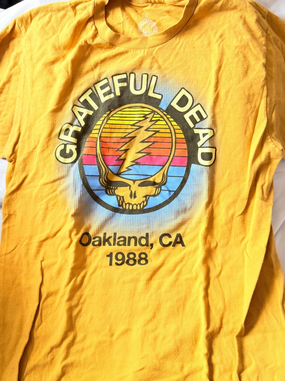 Grateful Dead Oakland CA 1988 Yellow Graphic T-Shirt Steal Your Face Rock Tee